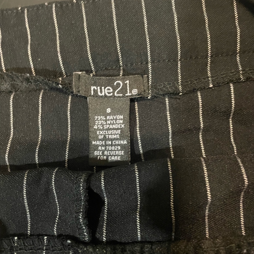 Rue 21 skorts sz small - Picture 4 of 5